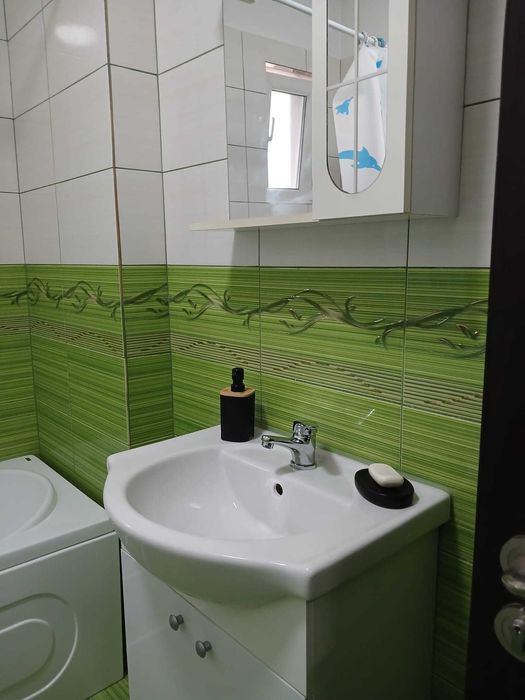 Închiriez garsonieră