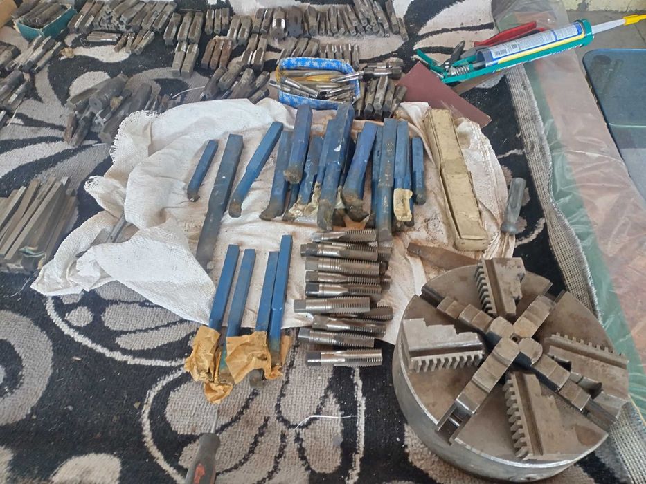 Инструменти всякакви