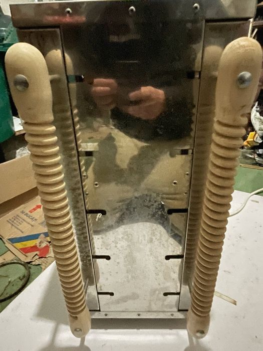 Ofer spre vanzare  aparat kurtos cu forme incluse