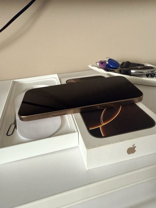 iPhone 16 Pro Max / Desert Titanium / 99% Батерия