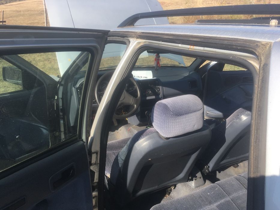 Форд Ескорт на части