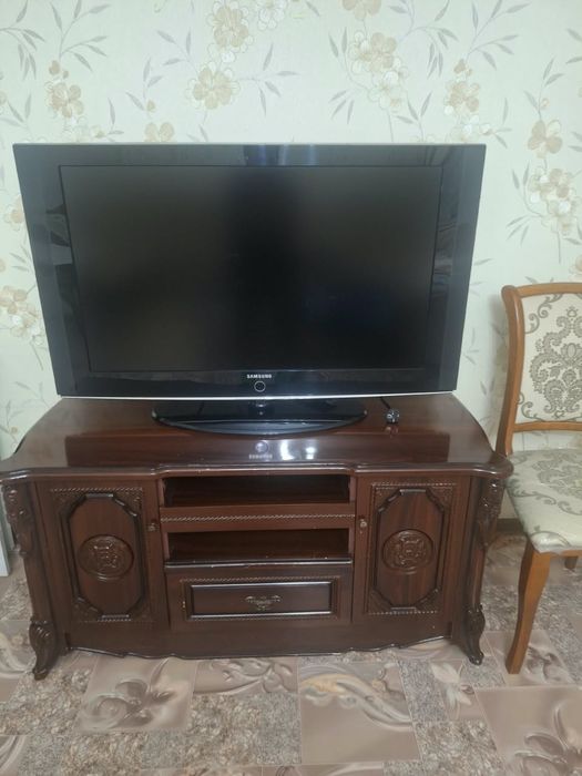 Продам тумбу под тв