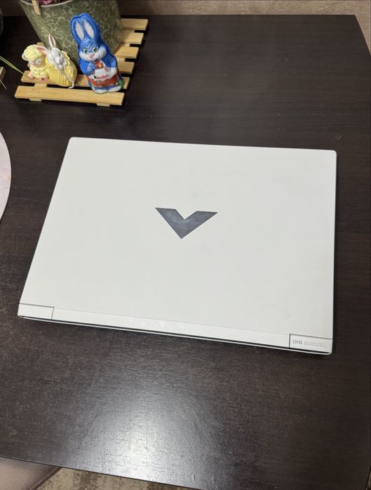 RTX 5060 NOU 44Cycluri incarcare i7-13620H se poate adauga pana la 64GB DDR5