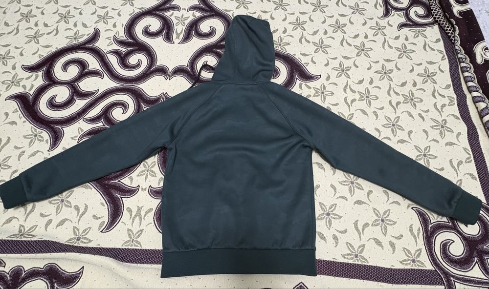 продам кофту найк фит шторм