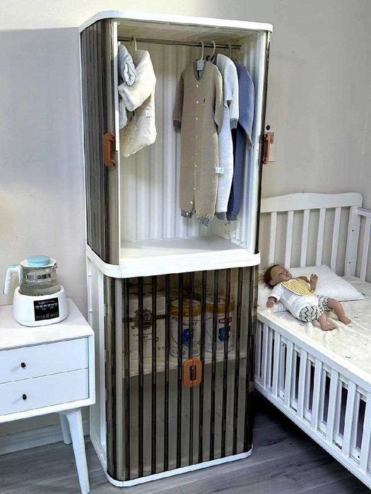 Шкаф из прочного пластика