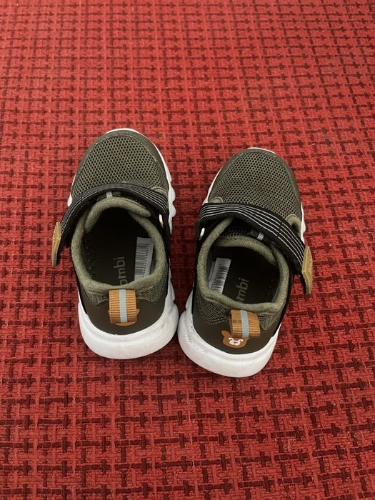 Кроссовки детские