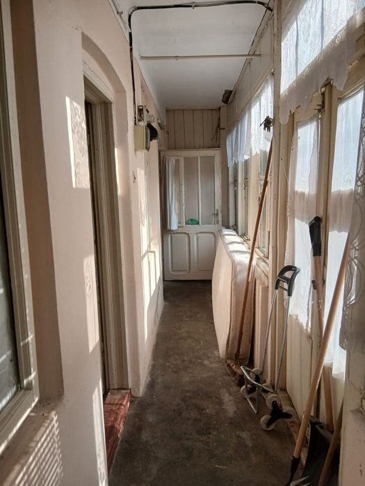Casa zona centrala,din caramida, libera,toate utilitatile,singur in curte.De vanzare casa zona centrala,toate utilitatile,singur in curte.