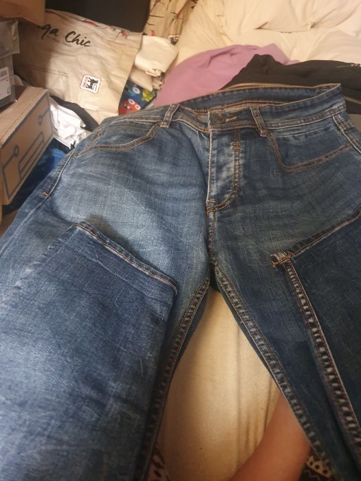 Lot blugi albastri,  pantaloni velura si pantaloni scurti