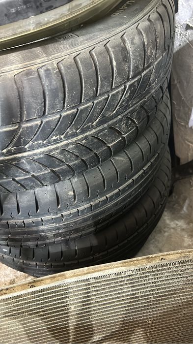 Продам комплект летний резины р15