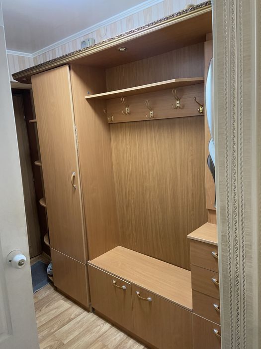 Отдам шкаф в прихожую САМОВЫВОЗ