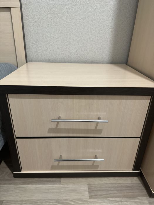 Спальный кровать с тумбой -2