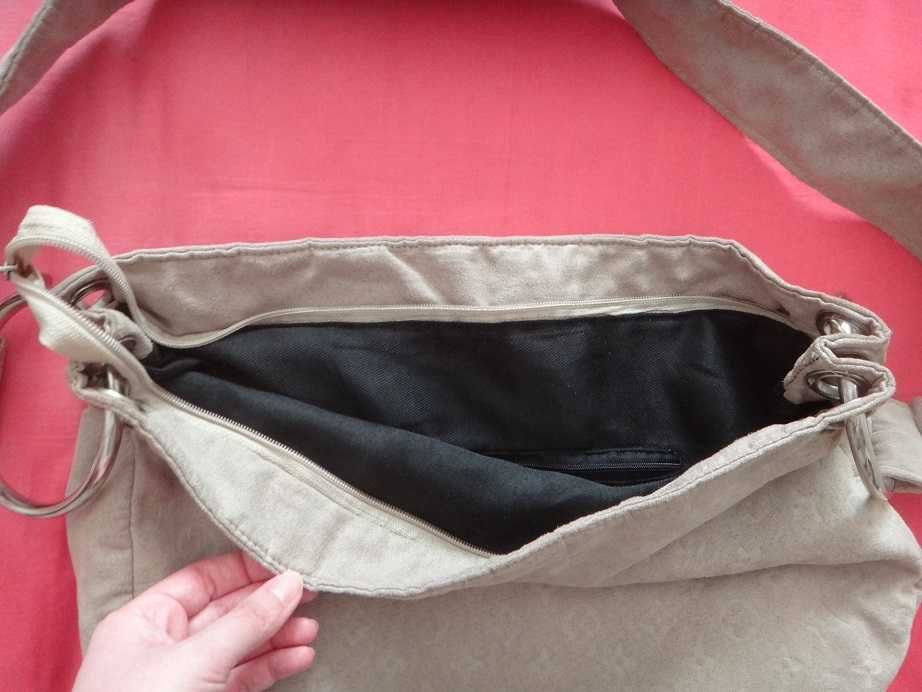 Бежова чанта за през рамо