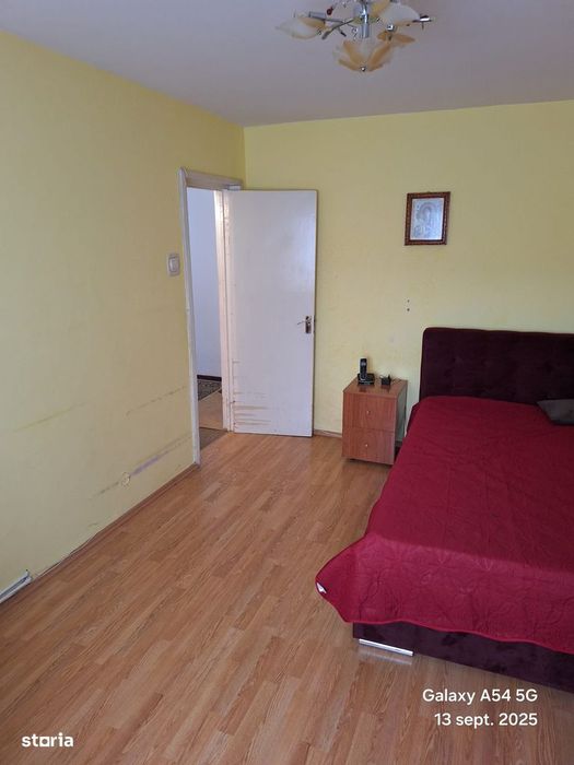 Fagaras,vand ap.3 camere etaj 1