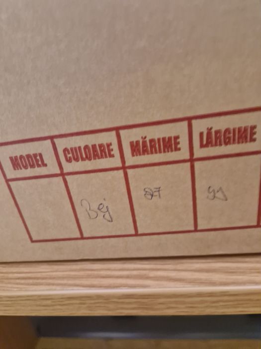 Vand Bocanci piele întoarsă, marimea 42