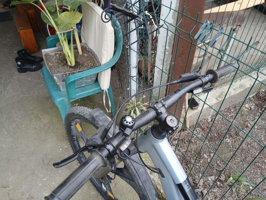 Vând bicicletă club stare foarte bună și două roți