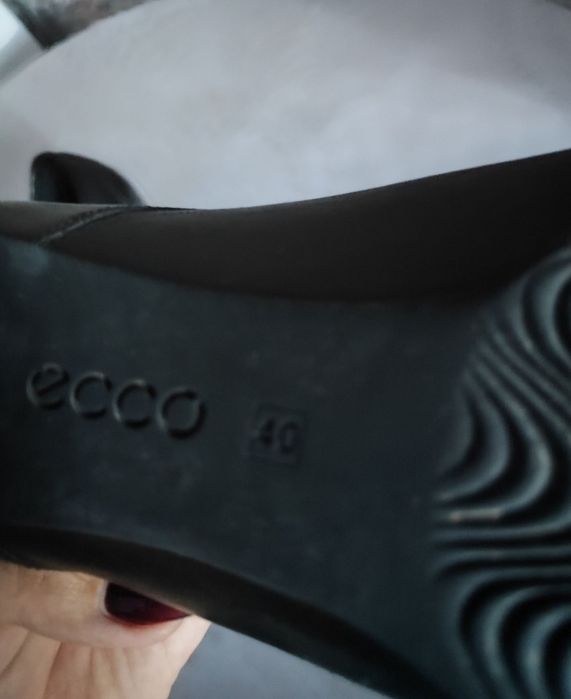Продам ботильоны ECCO