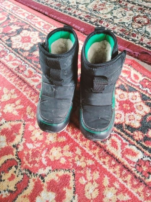 Детский аяк киім 28размер. 2000тг