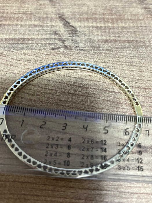 Продавам  златна  гривна