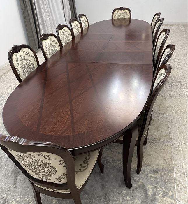 Стол и 12 стульев