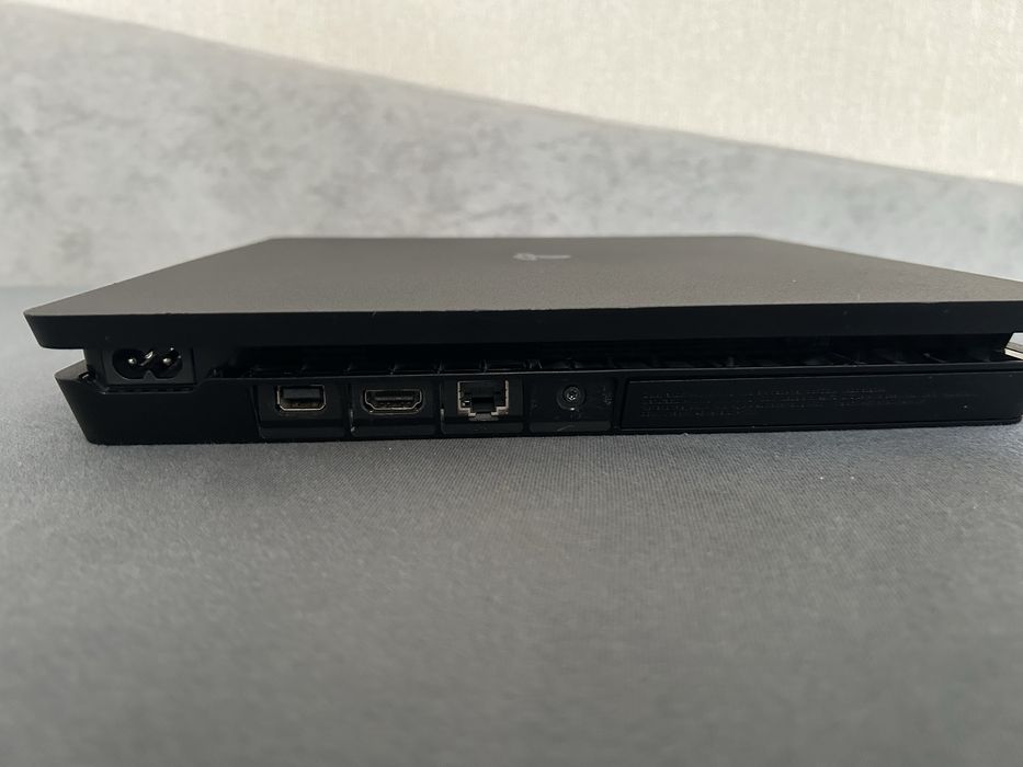 Продаю PlayStation 4 Slim 500 GB