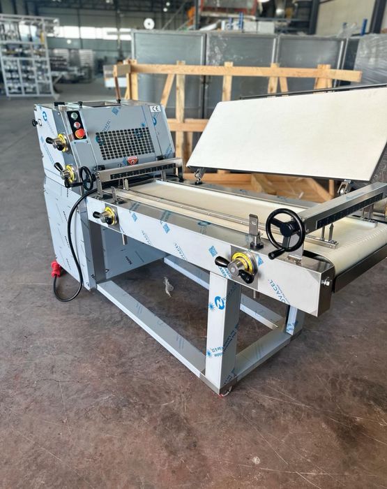 Оформител за тесто чисто нов