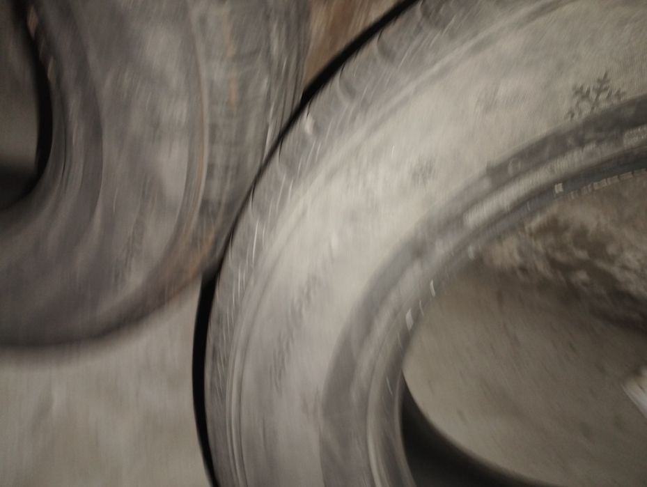 Продам резину на 17 дюймов.