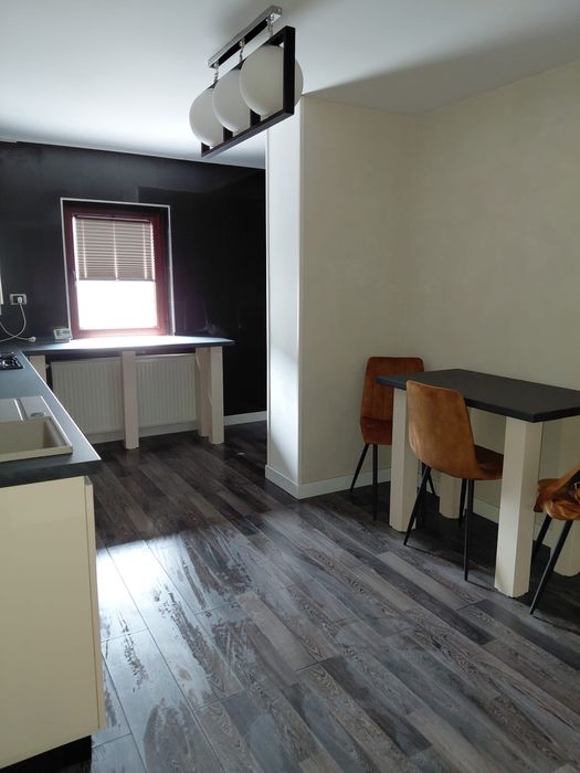 Inchiriez apartament doua camere zona Materna