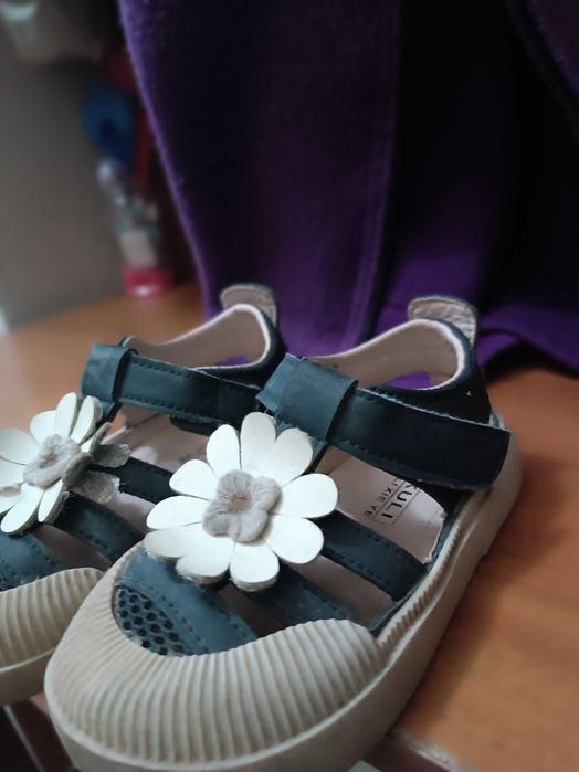 Отдам обувь 26 размера