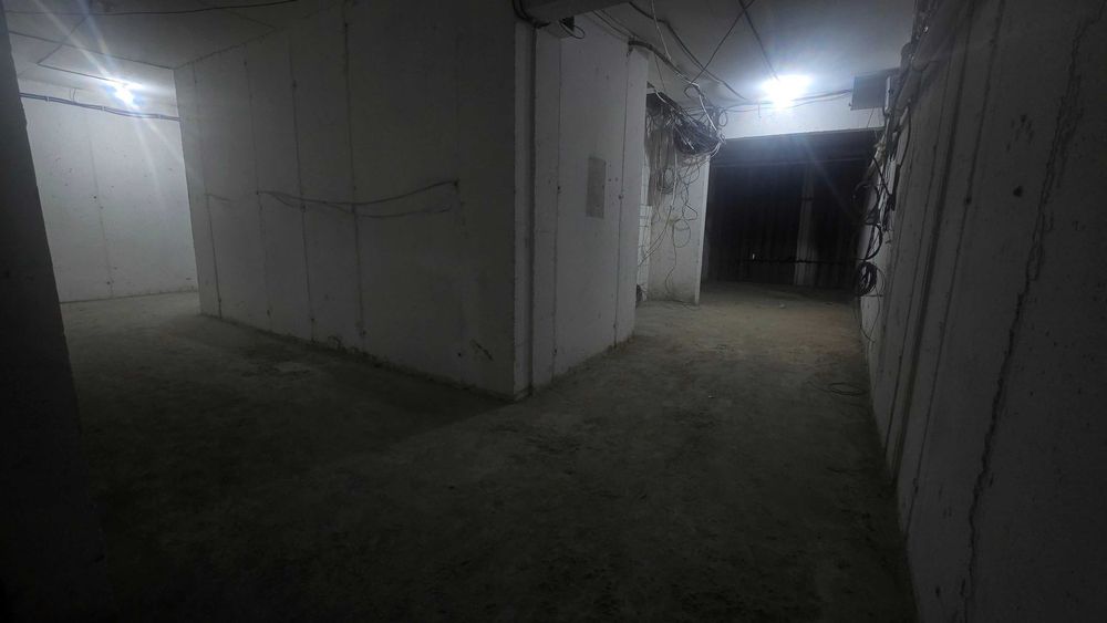 Сдаётся отличное торговое помещение возле аэропорта. Рядом есть КФС