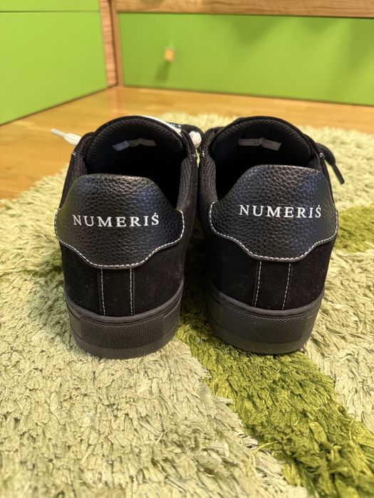 Numeris black shoes