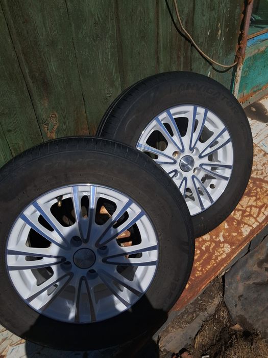 Колеса автомобильные 2 шт