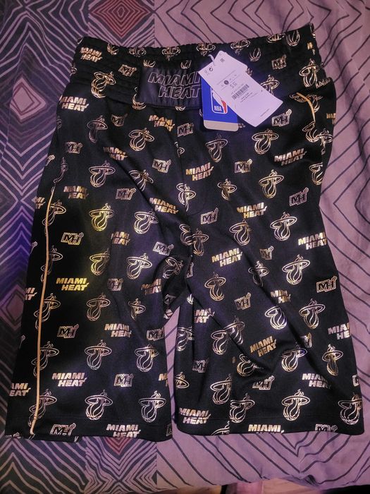 Къси гащи Bershka NBA S