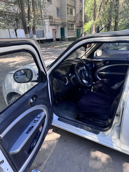 Автомобиль 2015 года, обьем 1,3.