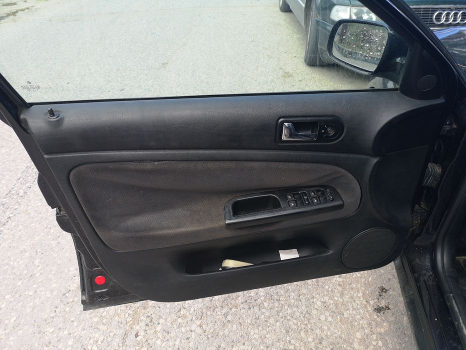 Пасат Б5 1.8 на части