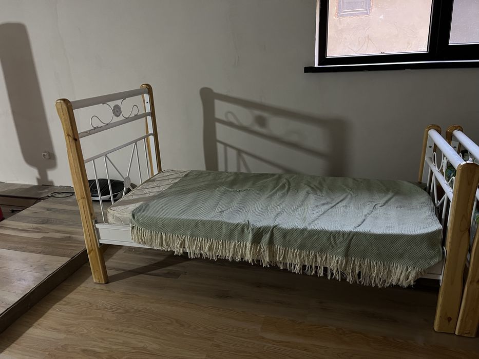 Кравать 2штуки с матрасом