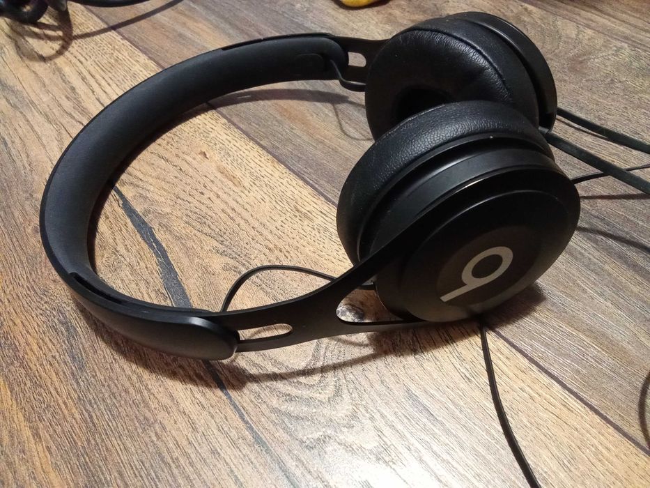 Слушалки - Beats EP by Dr. Dre, On-ear