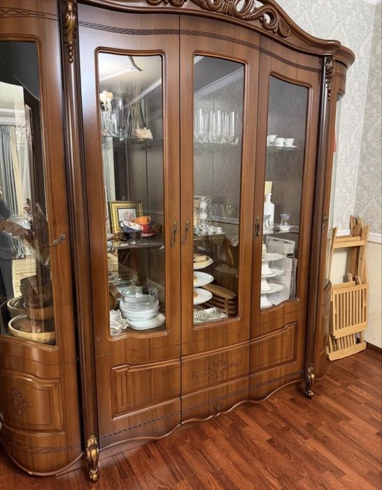 Сервант. Шкаф. Шифоньер