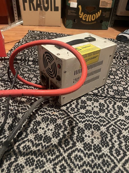 Redresor / Stabilizator de tensiune si redresor de baterie