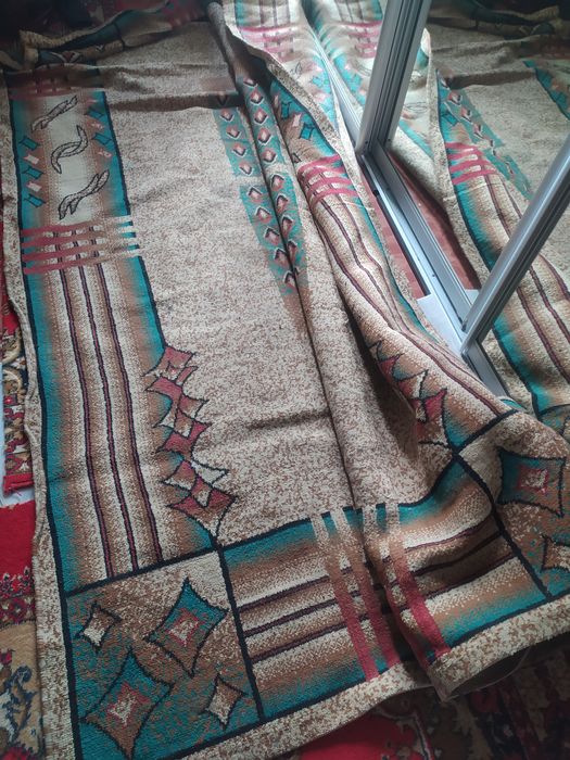 Продам ковры в хорошем состоянии