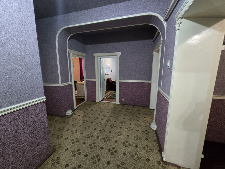 3 xona lik uy sotiladi jumaji oldida