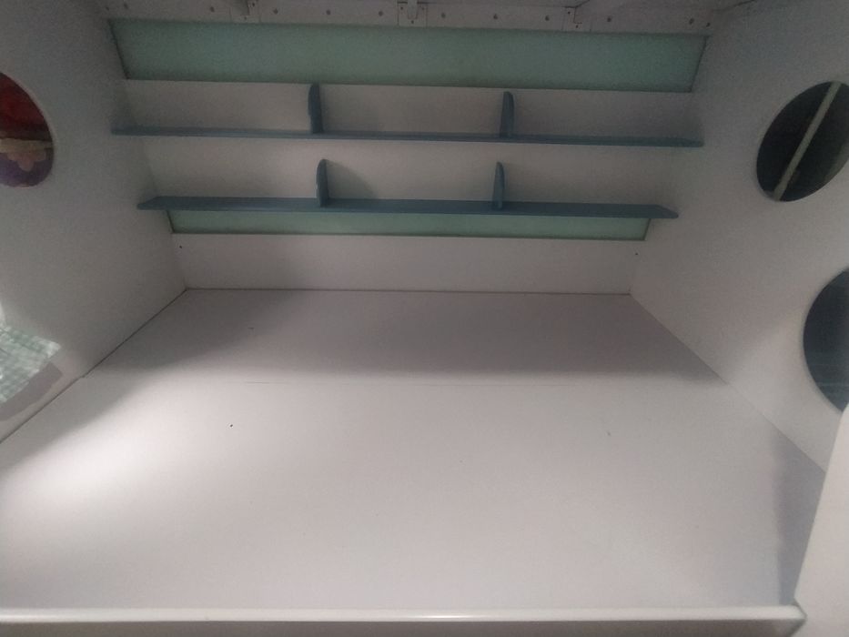 Двухъярусная кровать