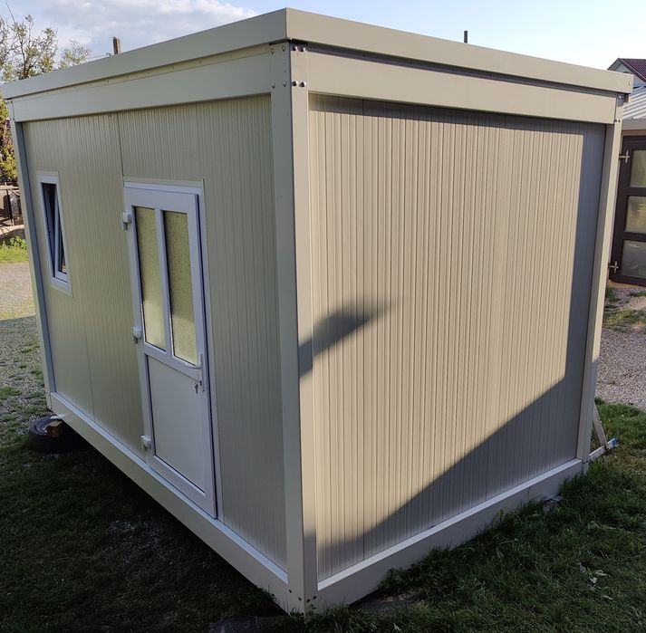 Vând containere structura