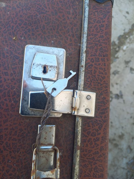 Продам советский чемодан.(раритет)