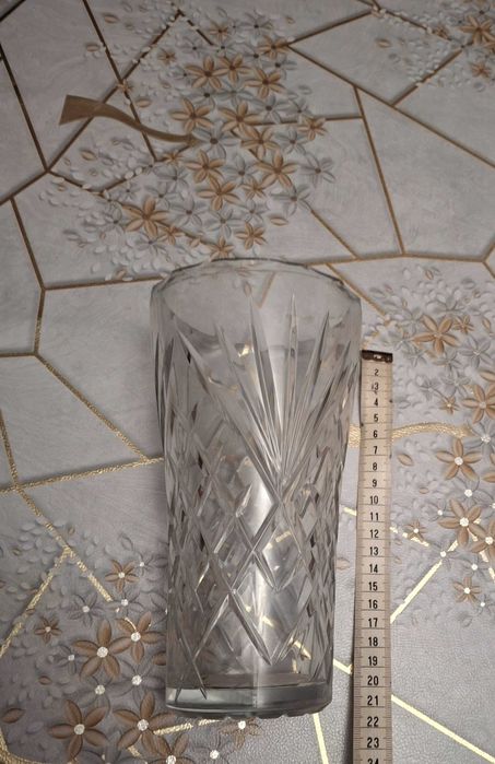 Продается керамическая, хрустальная вазы