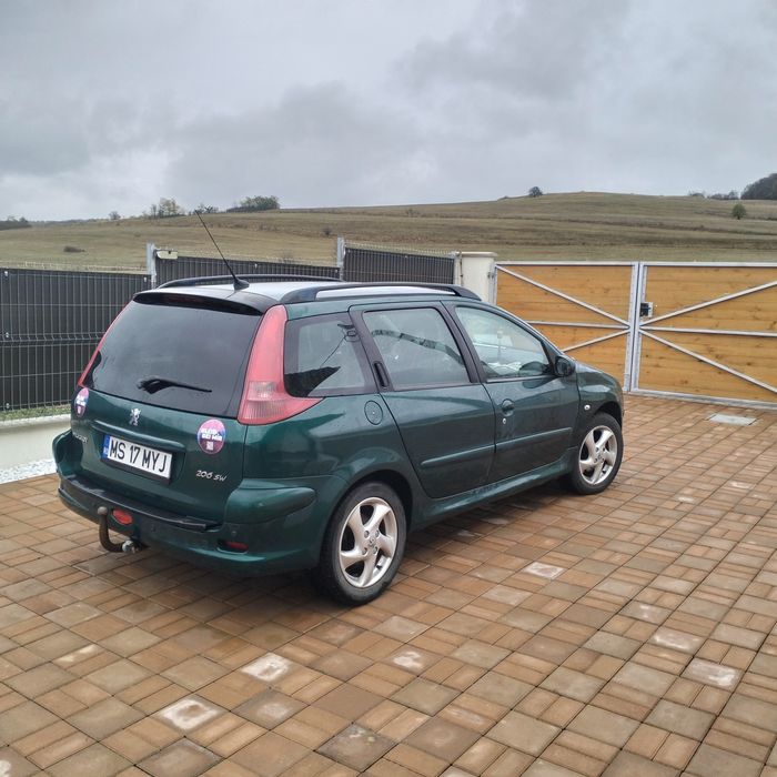 Peugeot 206 2005 benzină, 1.000 € — imagine 1