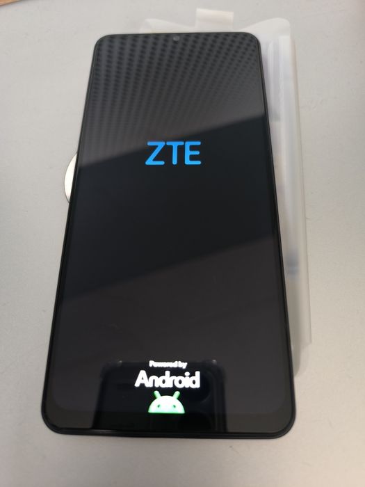 Телефон ZTE Blade A76