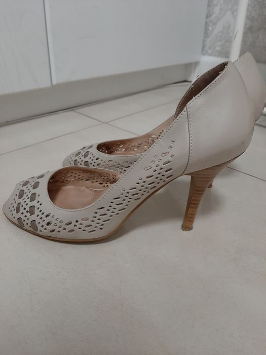 из натуральной кожи