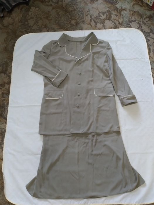 Костюмы женские р 52