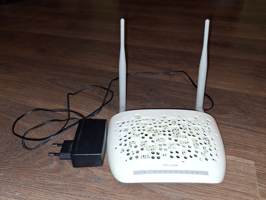TP-Link TD-W8968 Wi-Fi роутер (300 Мбит/с)