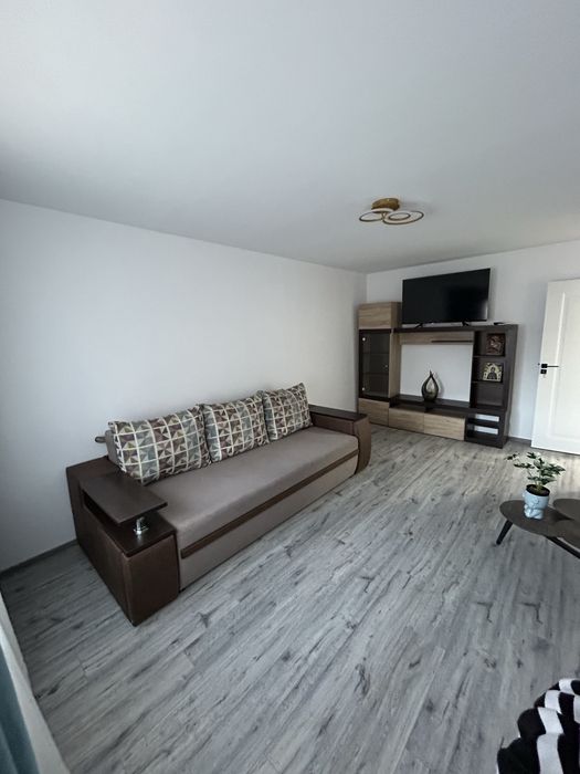 Vand Apartament 2 Camere Decomand